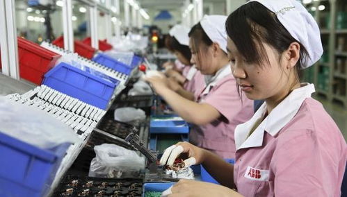 職場陷阱 中介承諾月薪5000包吃住，打工妹月底領(lǐng)薪愣在當(dāng)場